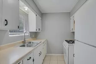 1811 Magnolia Dr, Round Rock, TX 78664 - Photo 5