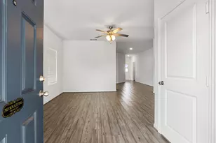 104 Katie Elder Dr, Jarrell, TX 76537 - Photo 5