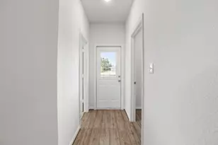 104 Katie Elder Dr, Jarrell, TX 76537 - Photo 15