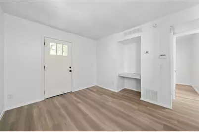 2410 Longview Street #D-202, Austin, TX 78705 - Photo 3