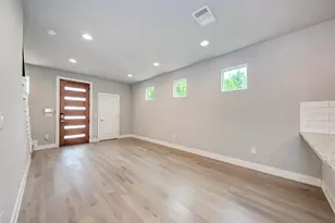 5308 Downs Dr, Austin, TX 78721 - Photo 5