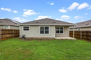 105 Guardian Angel Ct, Jarrell, TX 76537 - Photo 35