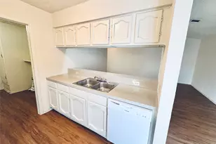 12504 Tree Line Dr, Austin, TX 78729 - Photo 9