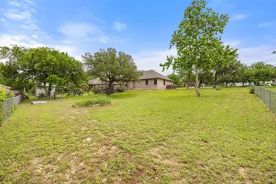 135 Barton Road, San Marcos, TX 78666 - Photo 9