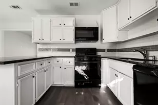 616 Mogonye Ln, Elgin, TX 78621 - Photo 7