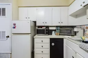 803 W 28th St, Austin, TX 78705 - Photo 9