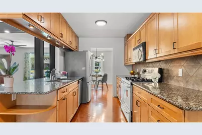 1704 Shelbourne Drive, Austin, TX 78752 - Photo 9