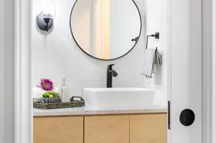 1704 Shelbourne Dr, Austin, TX 78752 - Photo 27