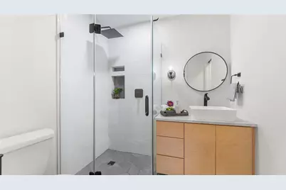 1704 Shelbourne Drive, Austin, TX 78752 - Photo 25