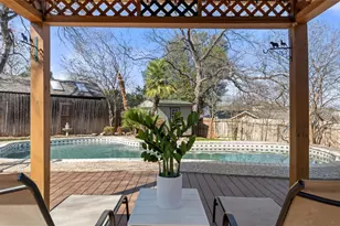 1704 Shelbourne Dr, Austin, TX 78752 - Photo 35