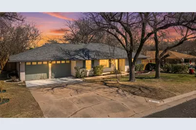 1704 Shelbourne Drive, Austin, TX 78752 - Photo 1