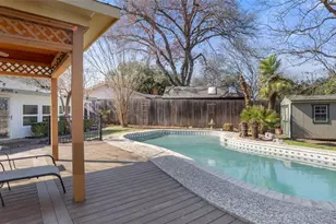 1704 Shelbourne Dr, Austin, TX 78752 - Photo 37