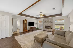 130 Cora St, New Braunfels, TX 78130 - Photo 3