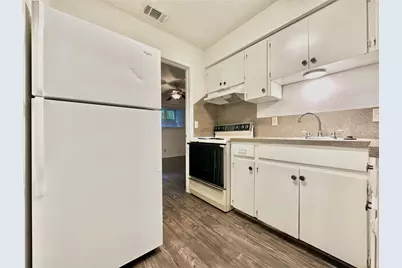 2808 Whitis Avenue #C202, Austin, TX 78705 - Photo 5
