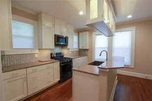 1301 S 6th St, Austin, TX 78704 - Photo 13