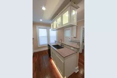 1301 S 6th Street, Austin, TX 78704 - Photo 11