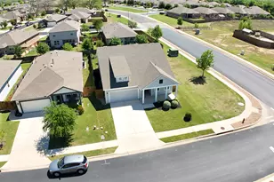 103 Trailside Ln, Bastrop, TX 78602 - Photo 5