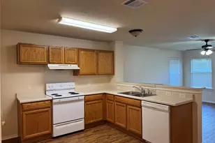200 Meadow Park Dr, Georgetown, TX 78626 - Photo 5