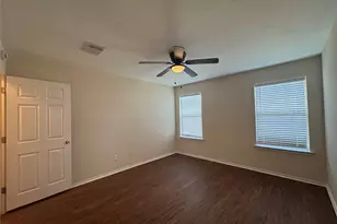 200 Meadow Park Dr, Georgetown, TX 78626 - Photo 9