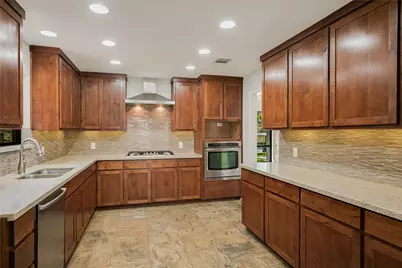 7704 Bramblewood Circle, Austin, TX 78731 - Photo 9