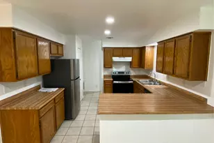 1304B Conway Dr, San Marcos, TX 78666 - Photo 3