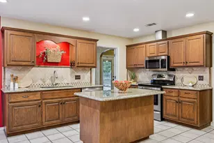 438 Tahitian Dr, Bastrop, TX 78602 - Photo 9