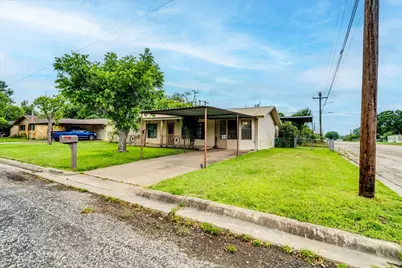 985 N Chambers Street, Giddings, TX 78942 - Photo 5