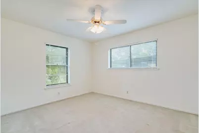 985 N Chambers Street, Giddings, TX 78942 - Photo 23