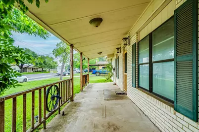 985 N Chambers Street, Giddings, TX 78942 - Photo 7