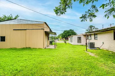 985 N Chambers Street, Giddings, TX 78942 - Photo 31
