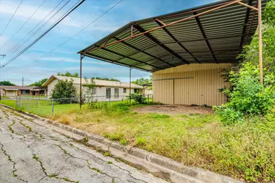 985 N Chambers Street, Giddings, TX 78942 - Photo 29