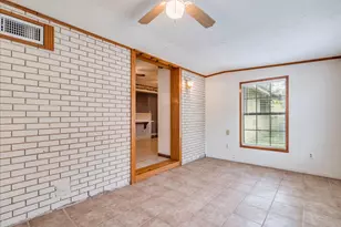 985 N Chambers St, Giddings, TX 78942 - Photo 17