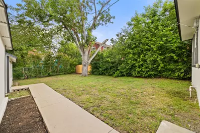 707 W 7th Street, Taylor, TX 76574 - Photo 29