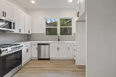 707 W 7th Street, Taylor, TX 76574 - Photo 17