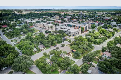308 E Austin Avenue, Round Rock, TX 78664 - Photo 9