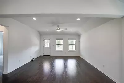 105 Meadow Wood Cove, Georgetown, TX 78626 - Photo 9