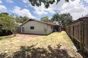 13004 Campos Dr, Austin, TX 78727 - Photo 31