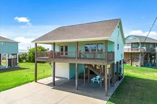 157 Verdia Dr, Crystal Beach, TX 77650 - Photo 1