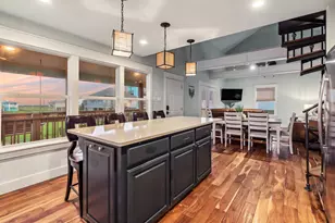 157 Verdia Dr, Crystal Beach, TX 77650 - Photo 9