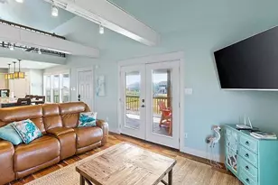 157 Verdia Dr, Crystal Beach, TX 77650 - Photo 11