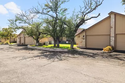 28 Oaks Place, Lago Vista, TX 78645 - Photo 3