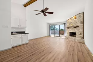 28 Oaks Pl, Lago Vista, TX 78645 - Photo 7