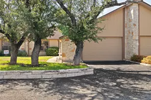 28 Oaks Pl, Lago Vista, TX 78645 - Photo 1