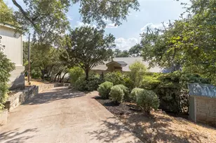 25203 Lakeview Dr, Spicewood, TX 78669 - Photo 17