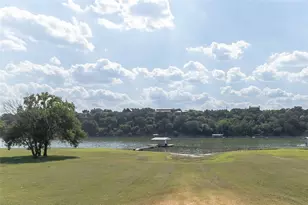 25203 Lakeview Dr, Spicewood, TX 78669 - Photo 19