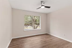 13102 Hunters Chase Dr, Austin, TX 78729 - Photo 17