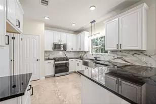 13102 Hunters Chase Dr, Austin, TX 78729 - Photo 9