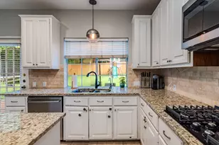 5847 Back Bay Ln, Austin, TX 78739 - Photo 15