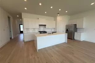 510 Corniche Cir, Hutto, TX 78634 - Photo 3
