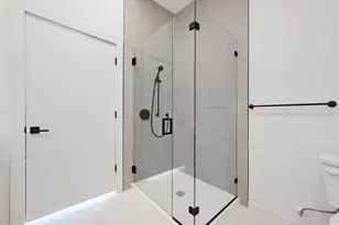 2209 S 1st St, Austin, TX 78704 - Photo 15